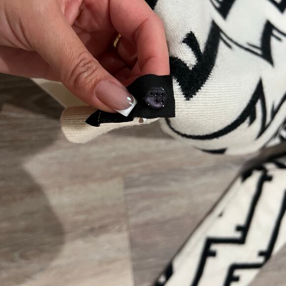 Fendi Geometric Monogram Off- White Black Wool Sweater IT 48 - Picture 8 of 9